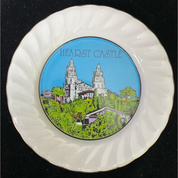 Vintage,  7” Hearst Castle State Souvenir China Plate with Gold Detailing - Picture 11 of 11